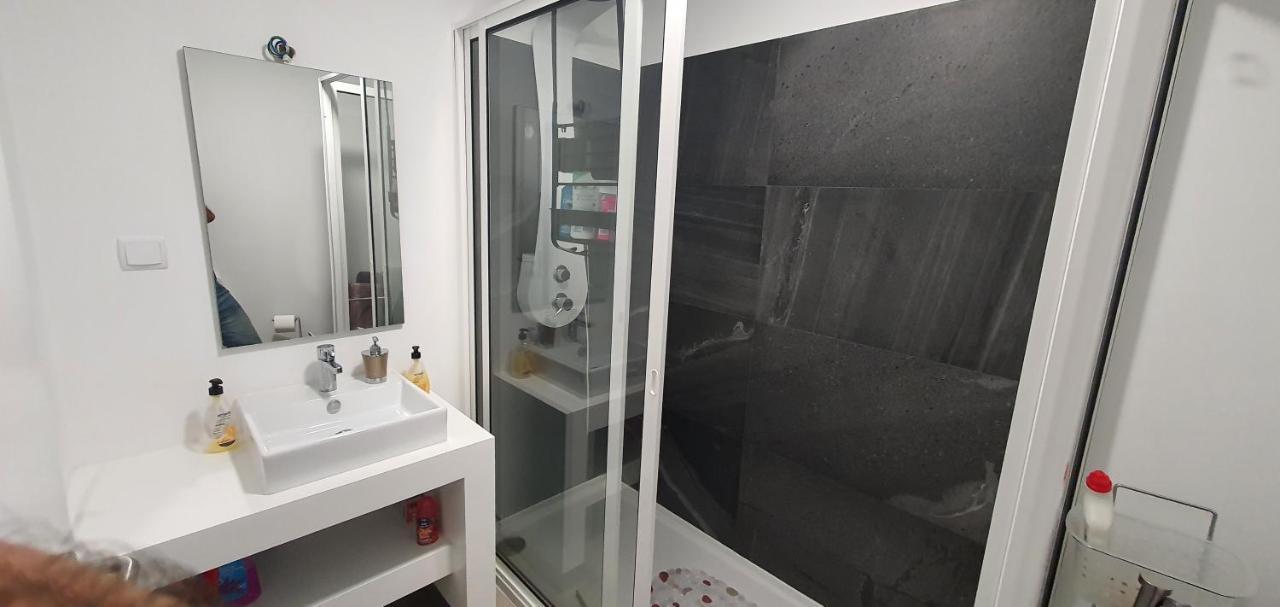 Apartamento T2-5M Aeroporto Cr7 Santa Cruz  Exterior photo